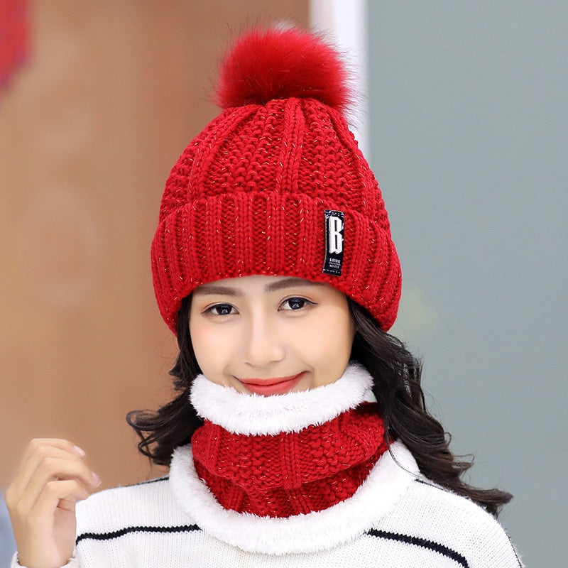 Women's Knitted Beanie with Neck Warmer