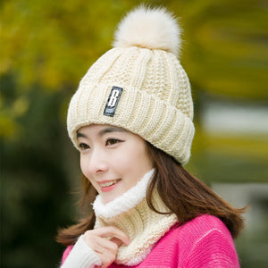 Women's Knitted Beanie with Neck Warmer
