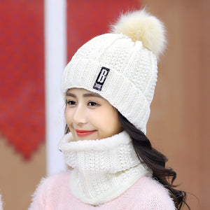 Women's Knitted Beanie with Neck Warmer